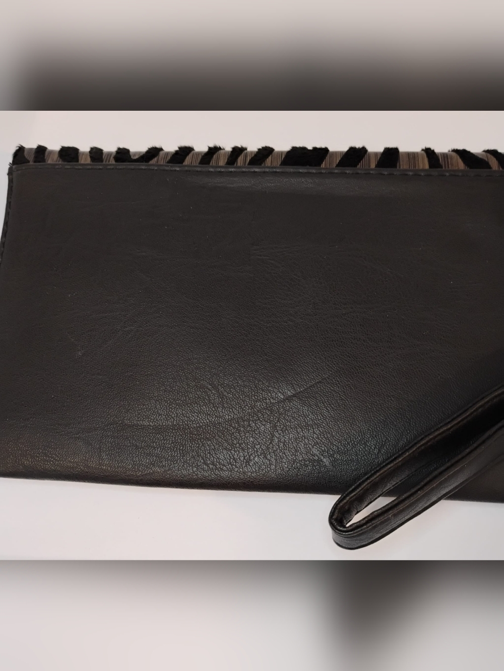 NWT Wristlet Clutch w/ Black & Gold Zebra Print - Picture 5 of 8
